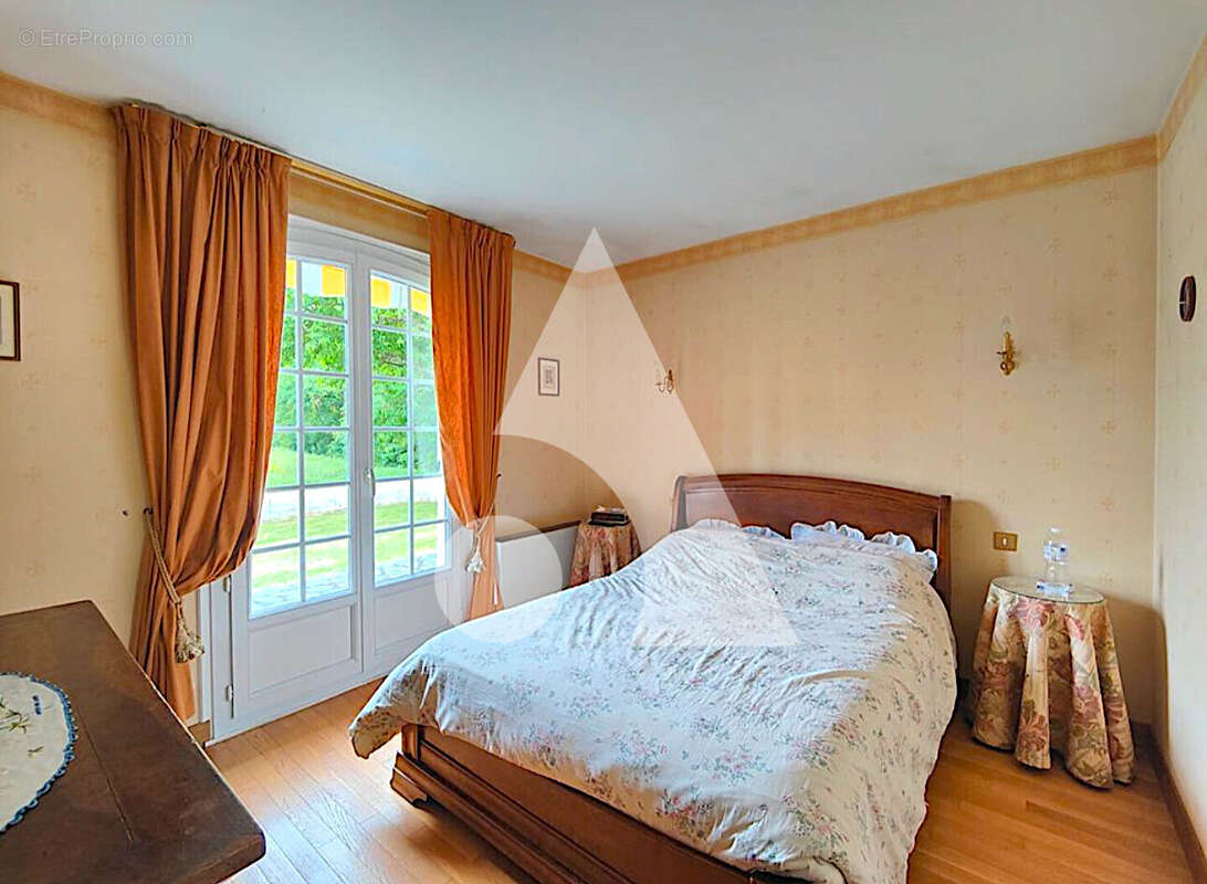 Maison à OLLAINVILLE