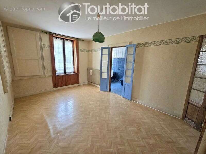 Maison à VRIGNE-AUX-BOIS