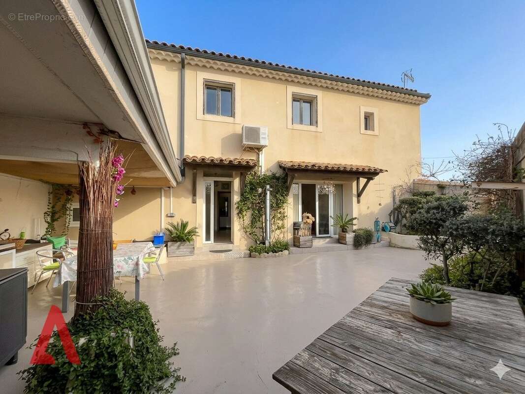 Maison à ROUJAN