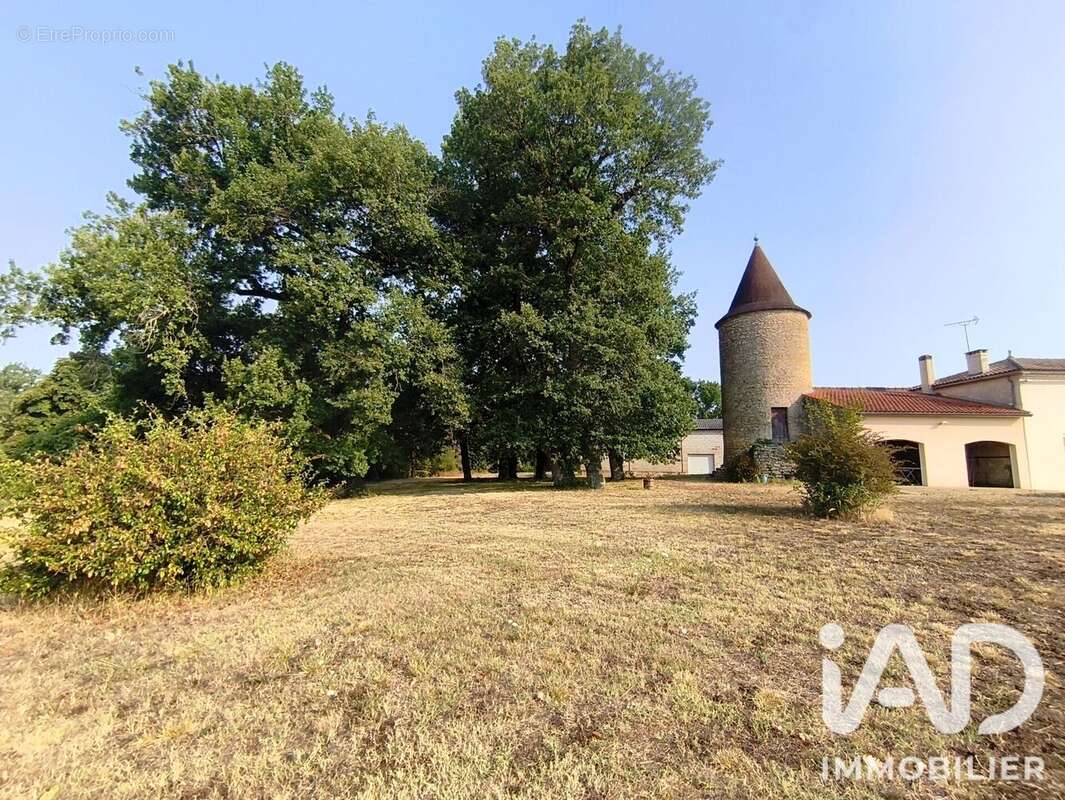 Maison 135 m² à Lugasson  - photo 2