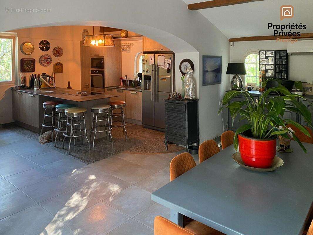 Maison à BRAS