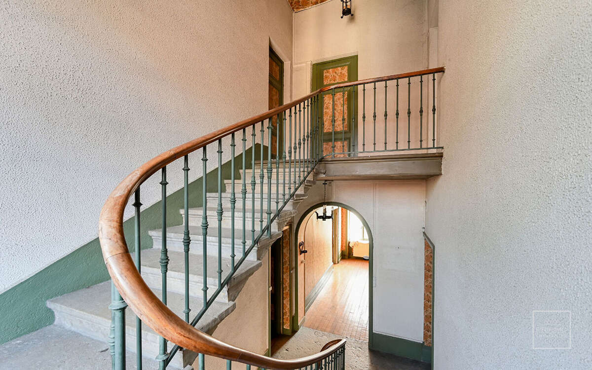 Maison à COLLONGES-AU-MONT-D'OR