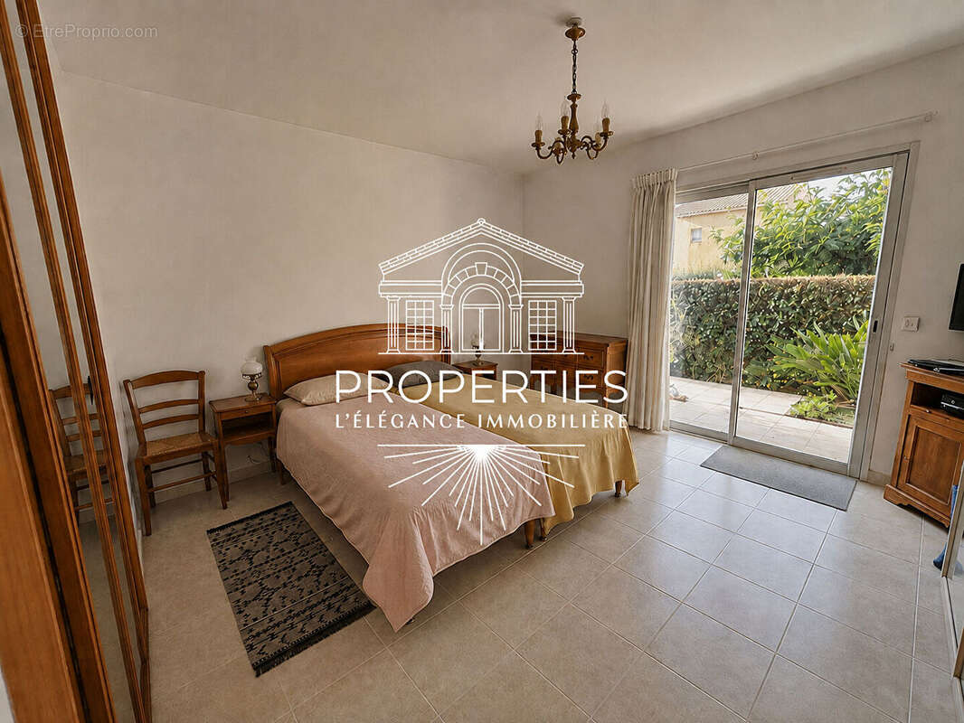 Bormes - maison de plain-pied - 146 m² - 5 pieces - normes pmr - garage - photo 5