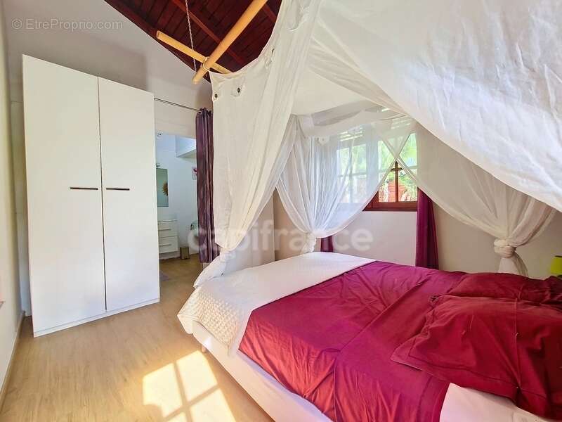 Dpt Guadeloupe (971), à vendre SAINT-FRANCOIS, villa 3 suites avec piscine et jacuzzi - photo 12