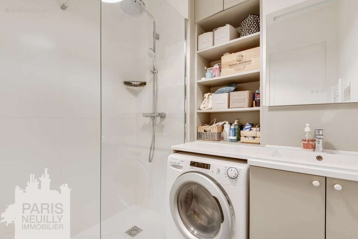 Appartement à PARIS-17E