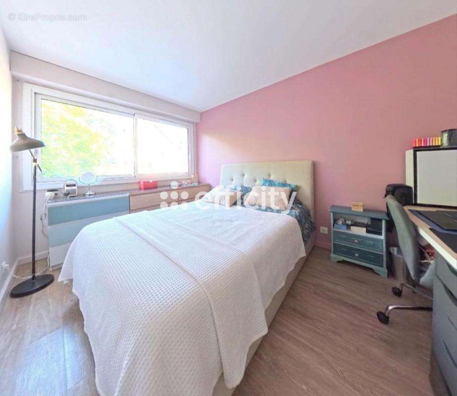 Appartement à VERRIERES-LE-BUISSON
