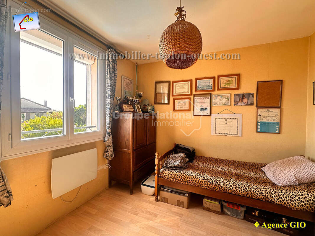 La crau - villa t6 de 118 m² - piscine -  garage - terrain de 600 m² - photo 8