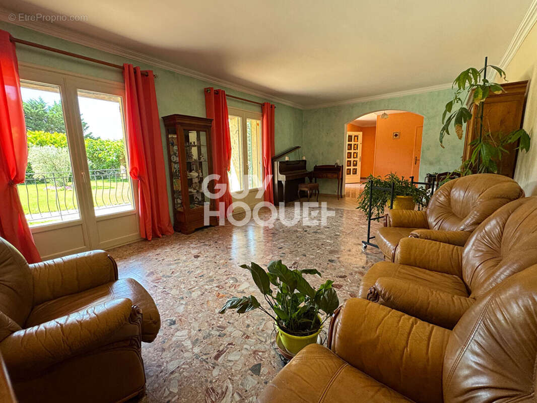 Maison Cavaillon 7 pièce(s) 202 m2 - photo 6