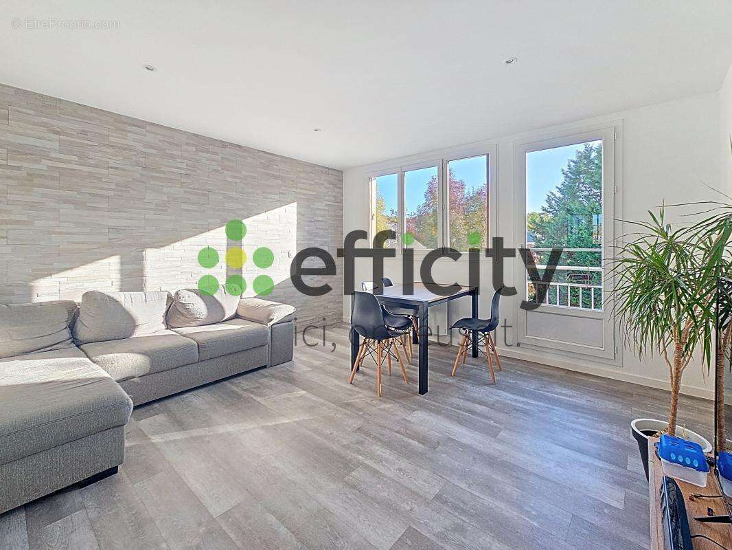 Appartement à LE PLESSIS-TREVISE