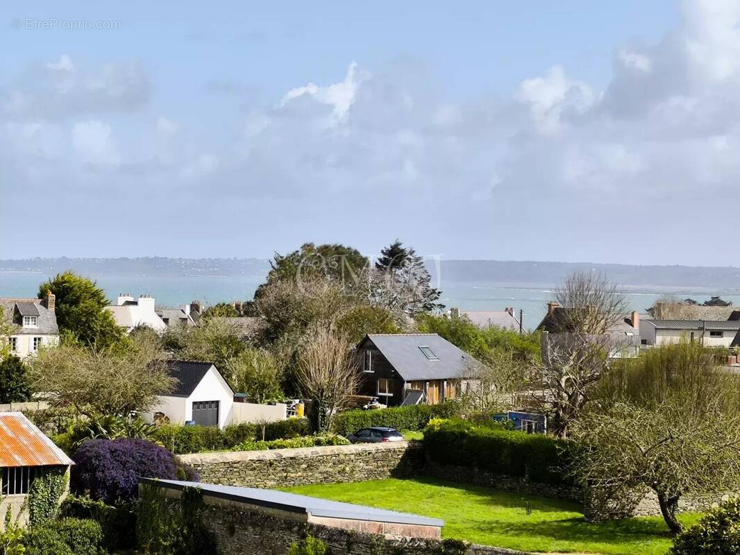 Appartement à LOCQUIREC