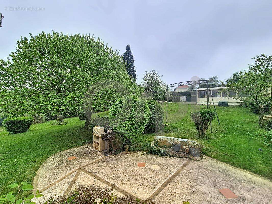 Maison à BEAUREGARD-DE-TERRASSON