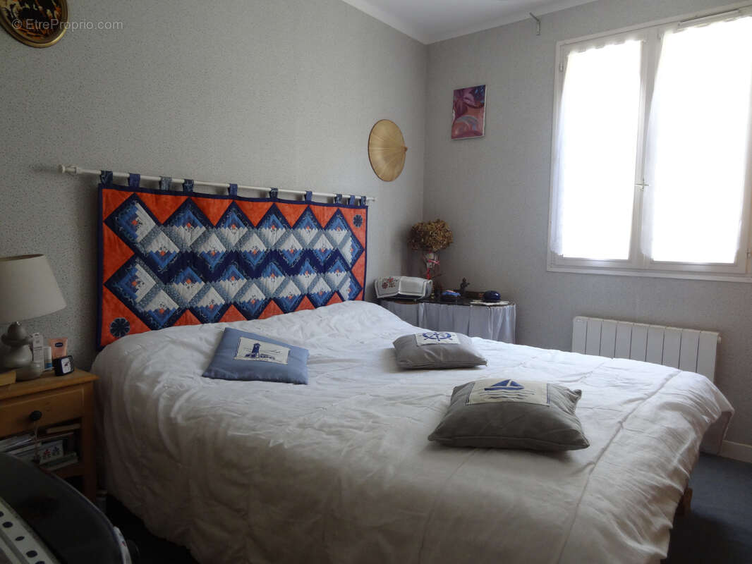 Maison 91 m2 avec logement indépendant, jardin et deux garages   Rostrenen - photo 5
