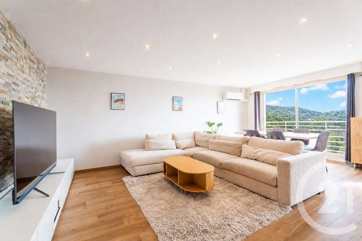 Appartement à EZE