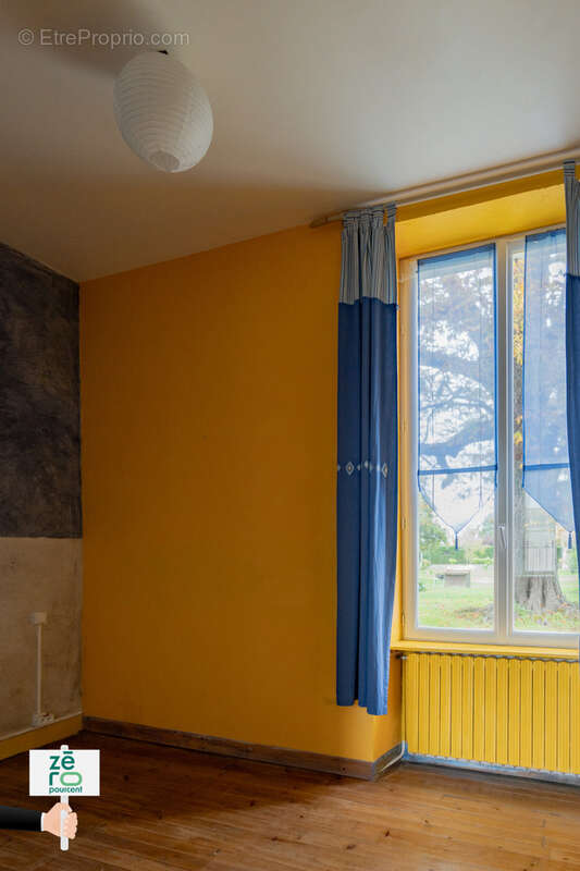 Maison à CHAMPAGNE-LES-MARAIS