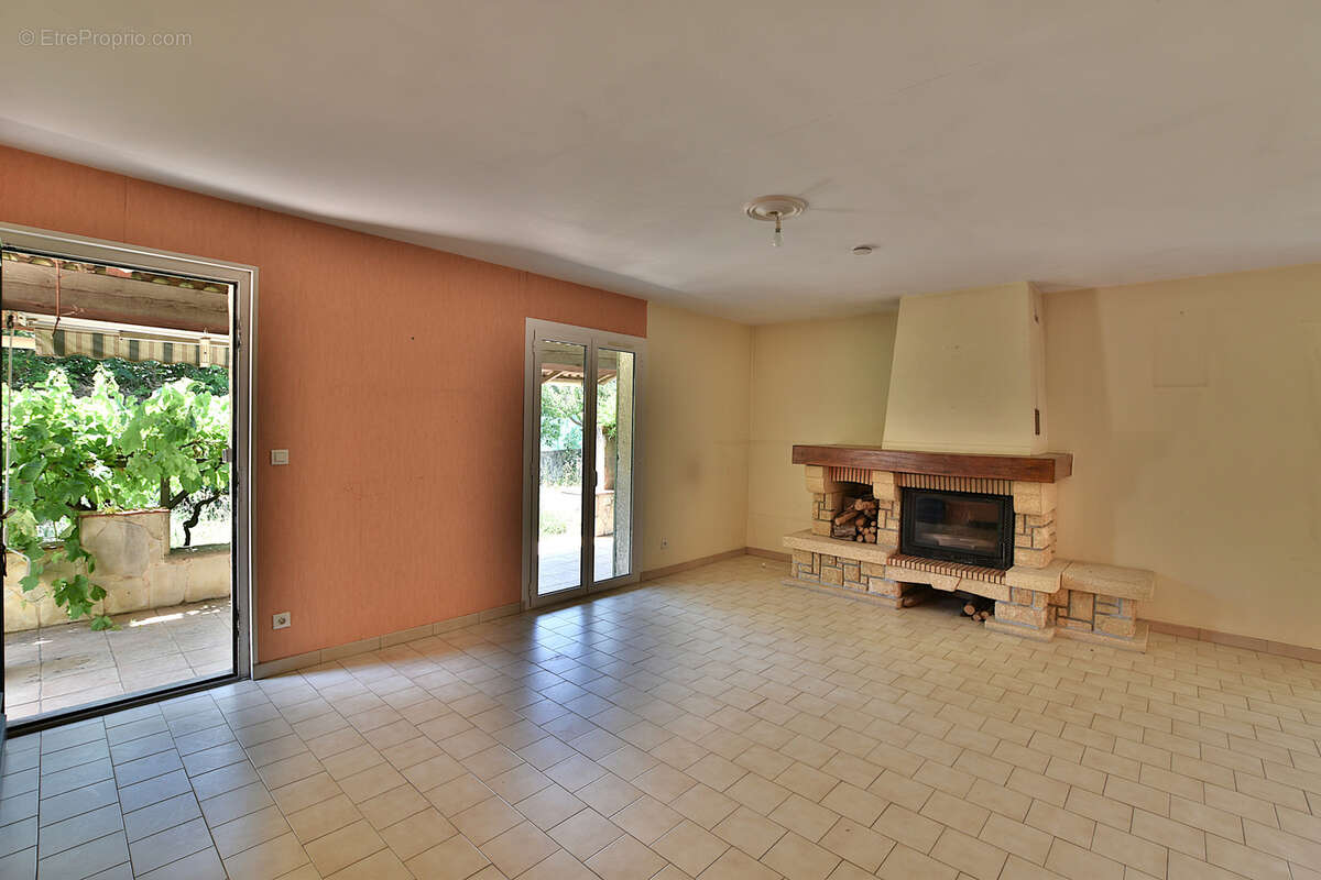 Villa plain pied sur terrain de 638m2 - photo 4