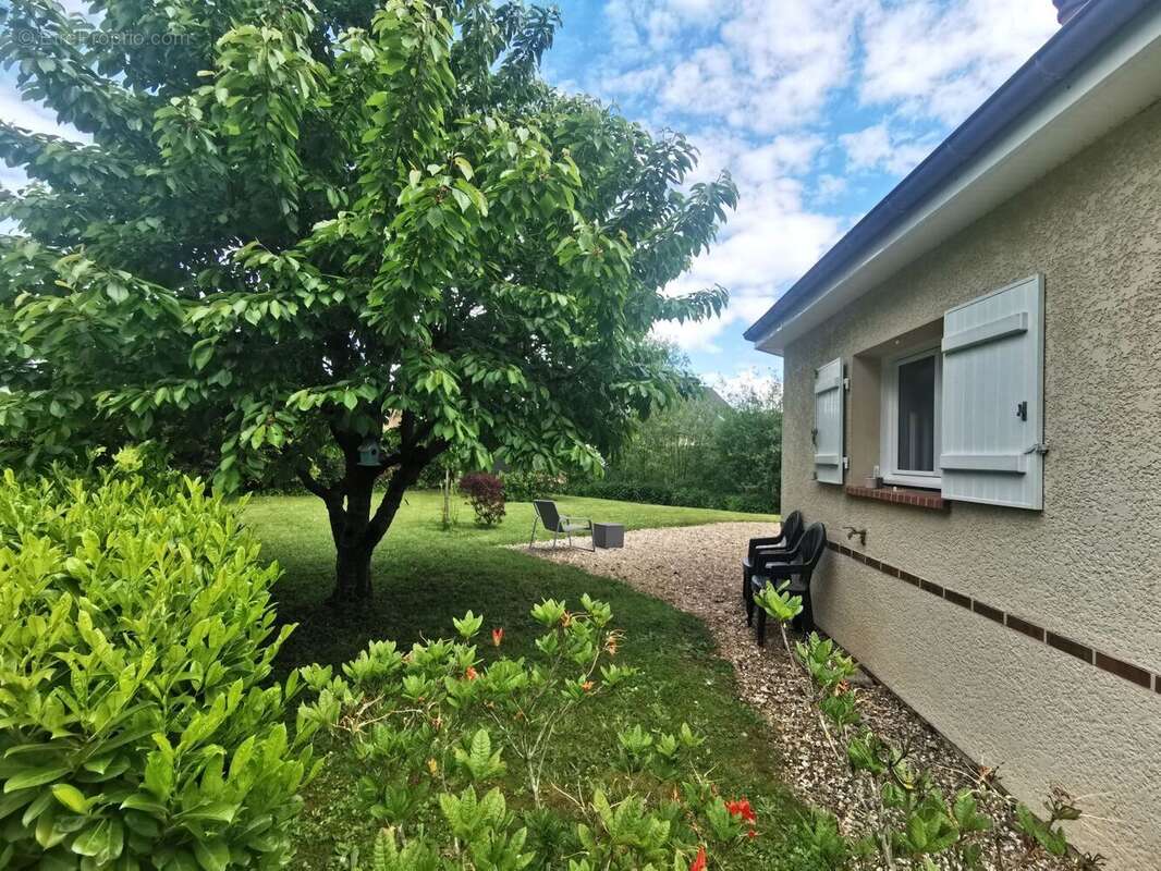 Maison à SAINT-SEBASTIEN-DE-MORSENT