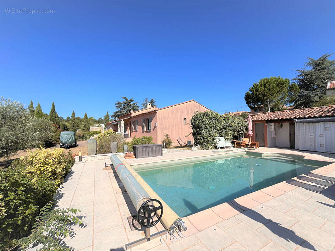 Maison à SAINT-SATURNIN-LES-APT