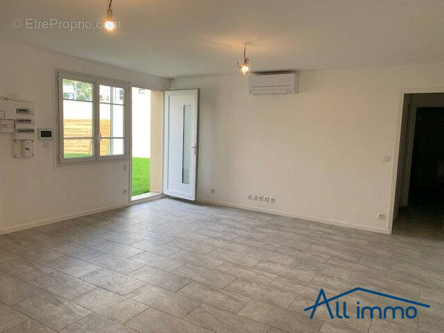 Appartement à SAINT-MAUR-DES-FOSSES