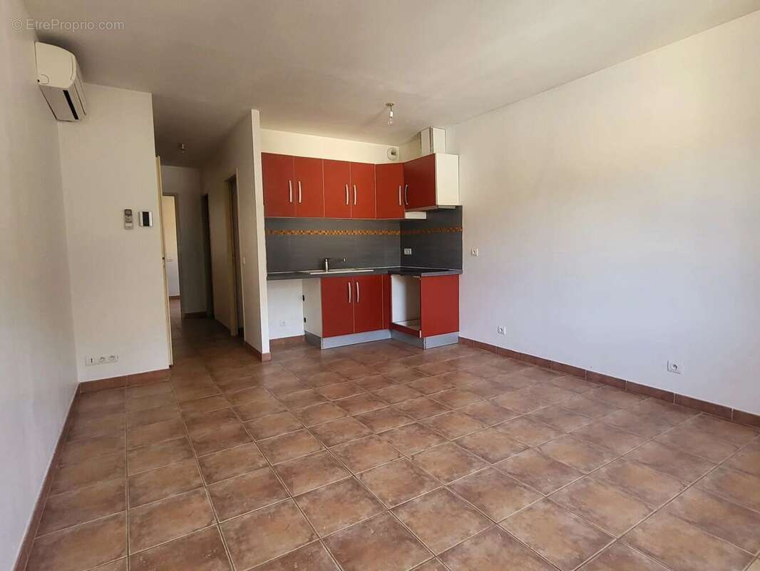 Appartement à LE LUC