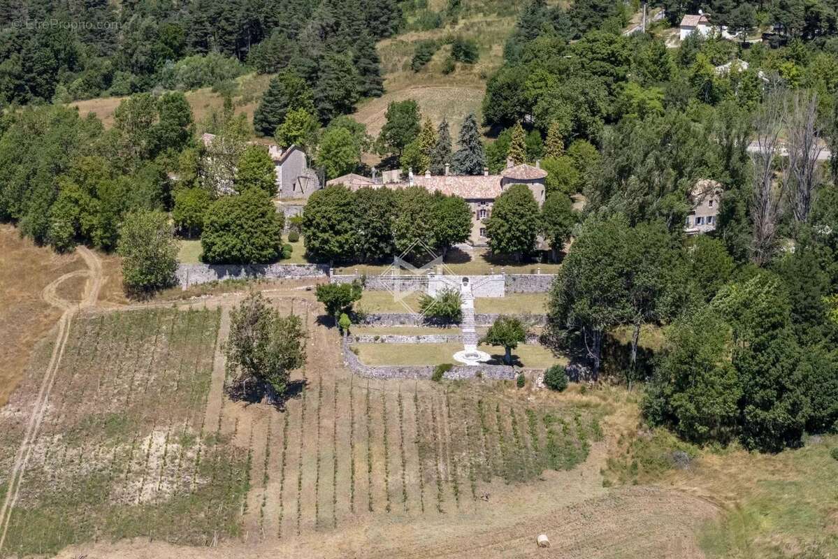 Exclusivité. Château du XVIe siècle – Domaine d'exception de 18 hectares au cœur de l'arrière-pays grassois - photo 14