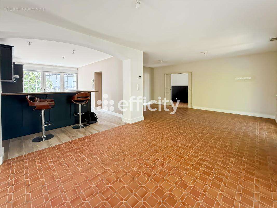 Maison à VILLENAVE-D'ORNON