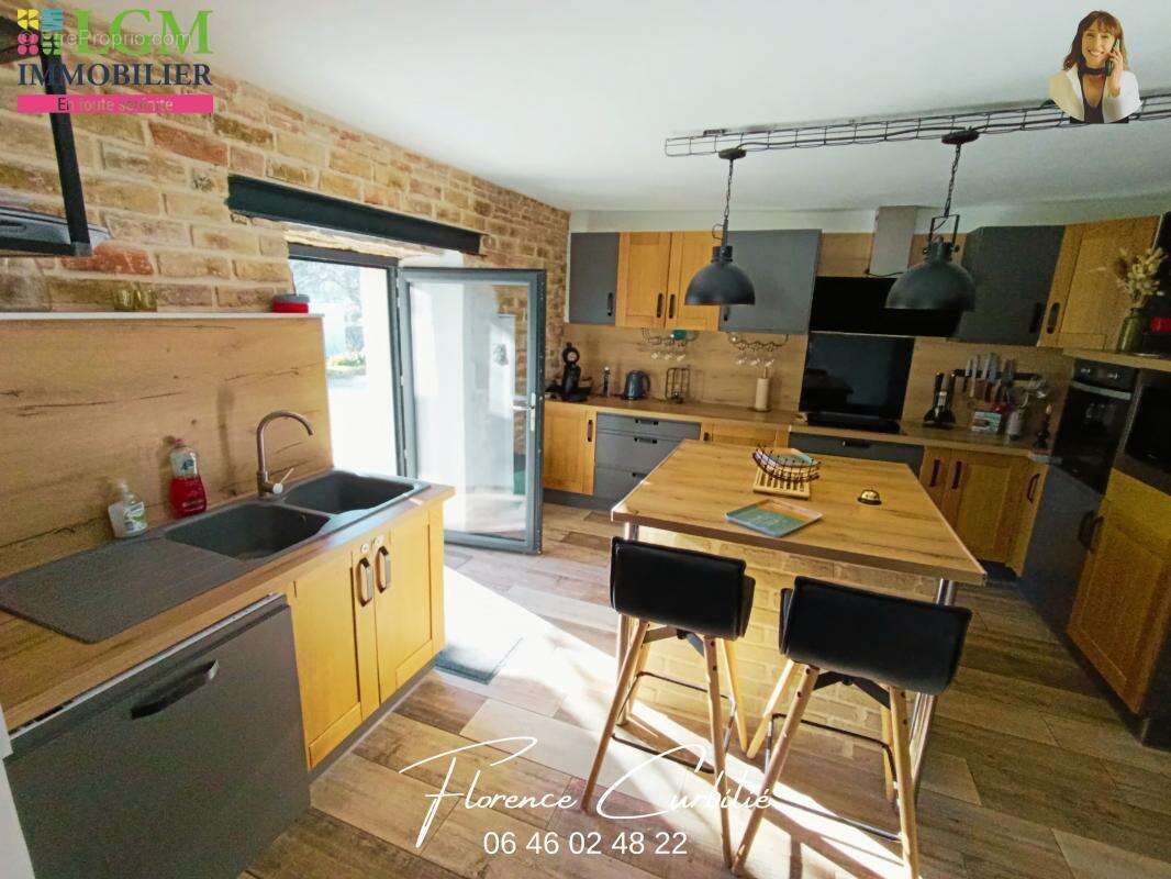 Maison à SAINT-HILAIRE-DE-BRETHMAS