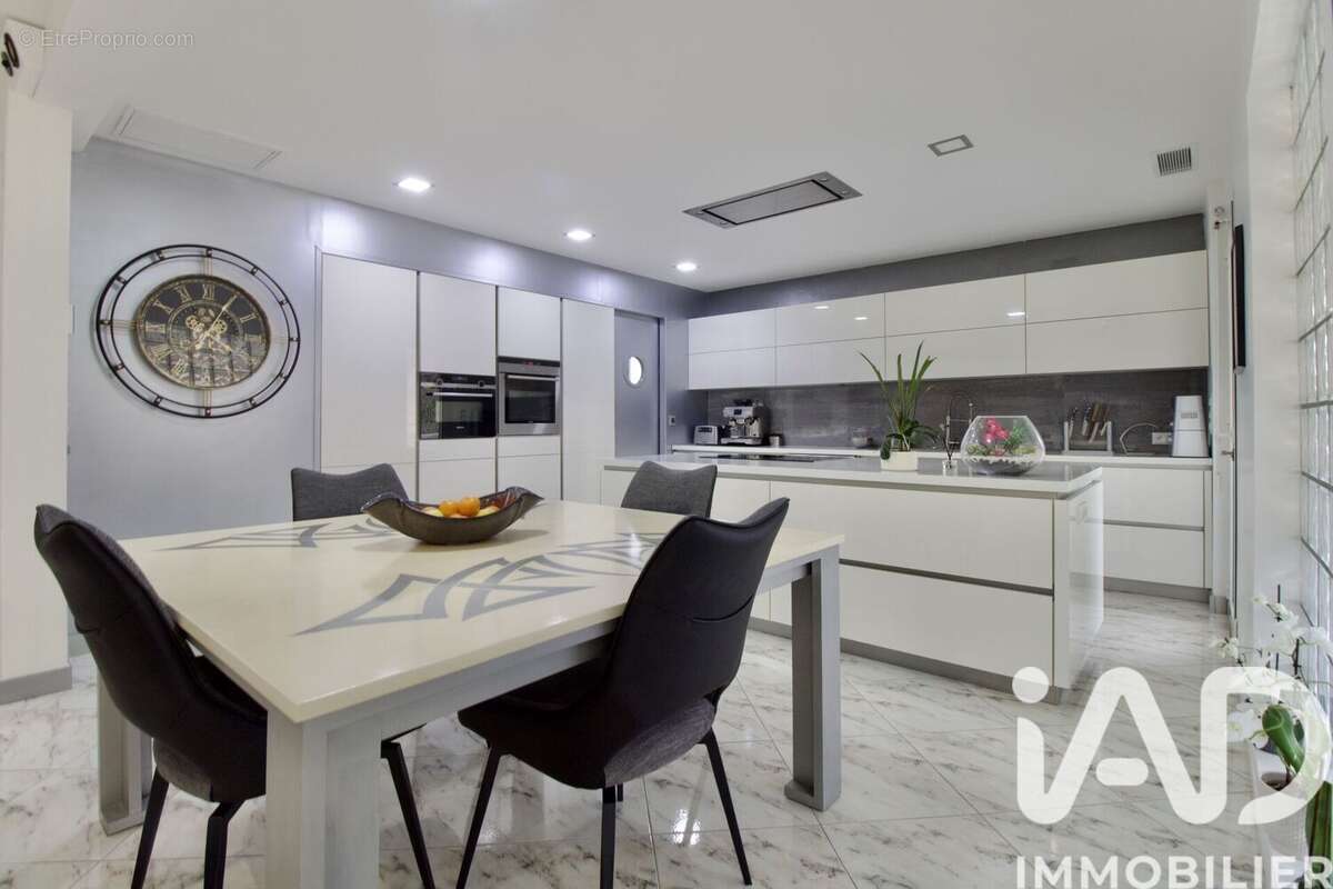 Photo 8 - Maison à PEYPIN