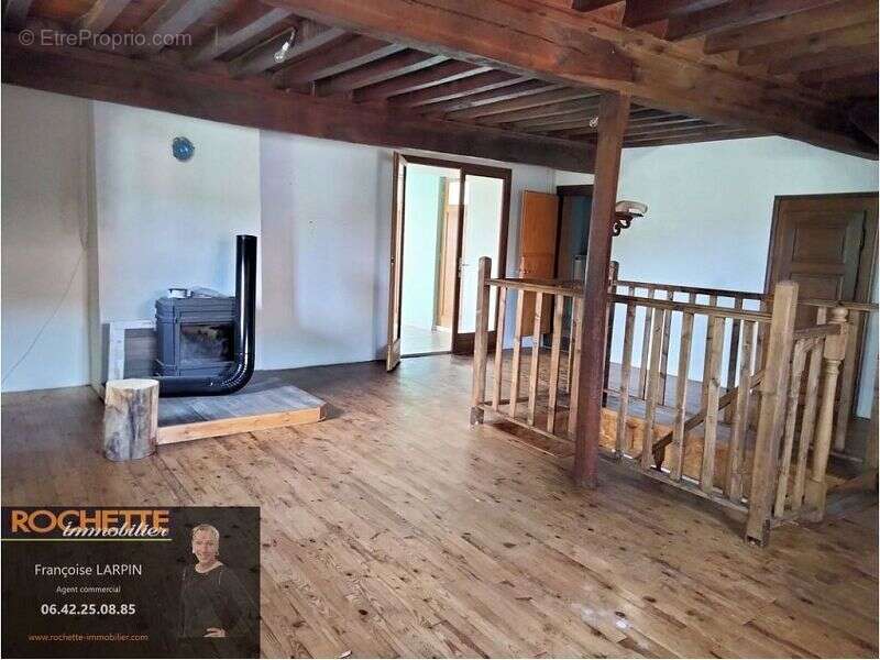 Maison à SAINT-ROMAIN-D'URFE