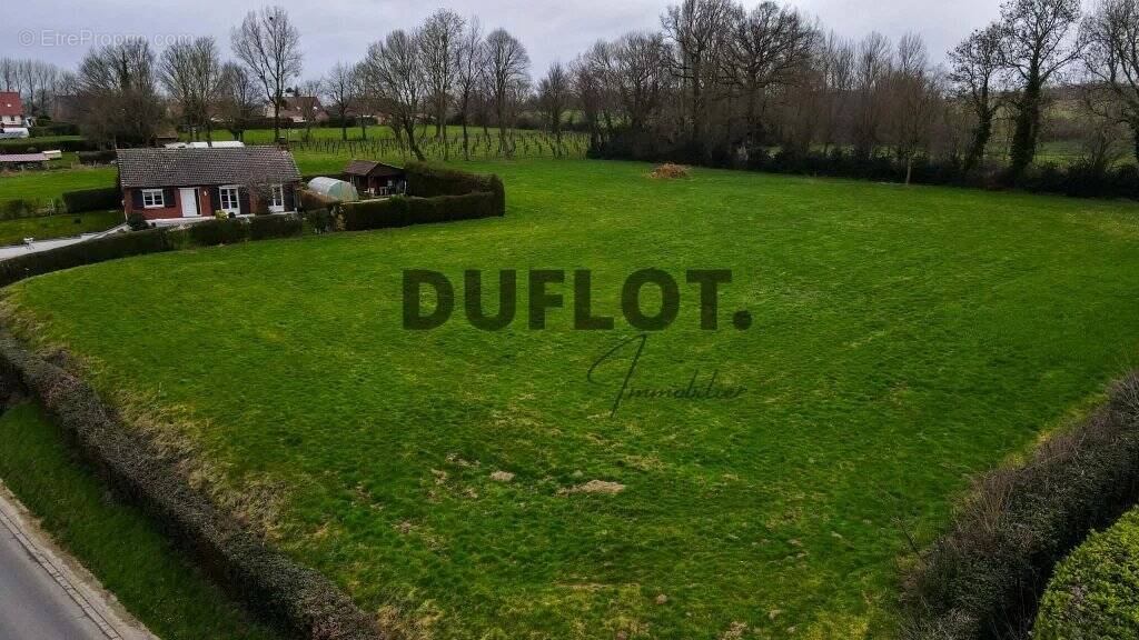 Terrain à AZINCOURT