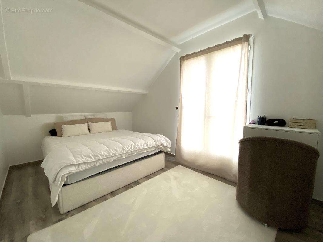 Maison à ROSNY-SUR-SEINE