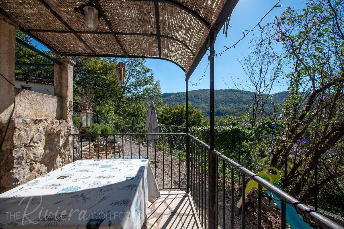 Maison à TOURRETTES-SUR-LOUP