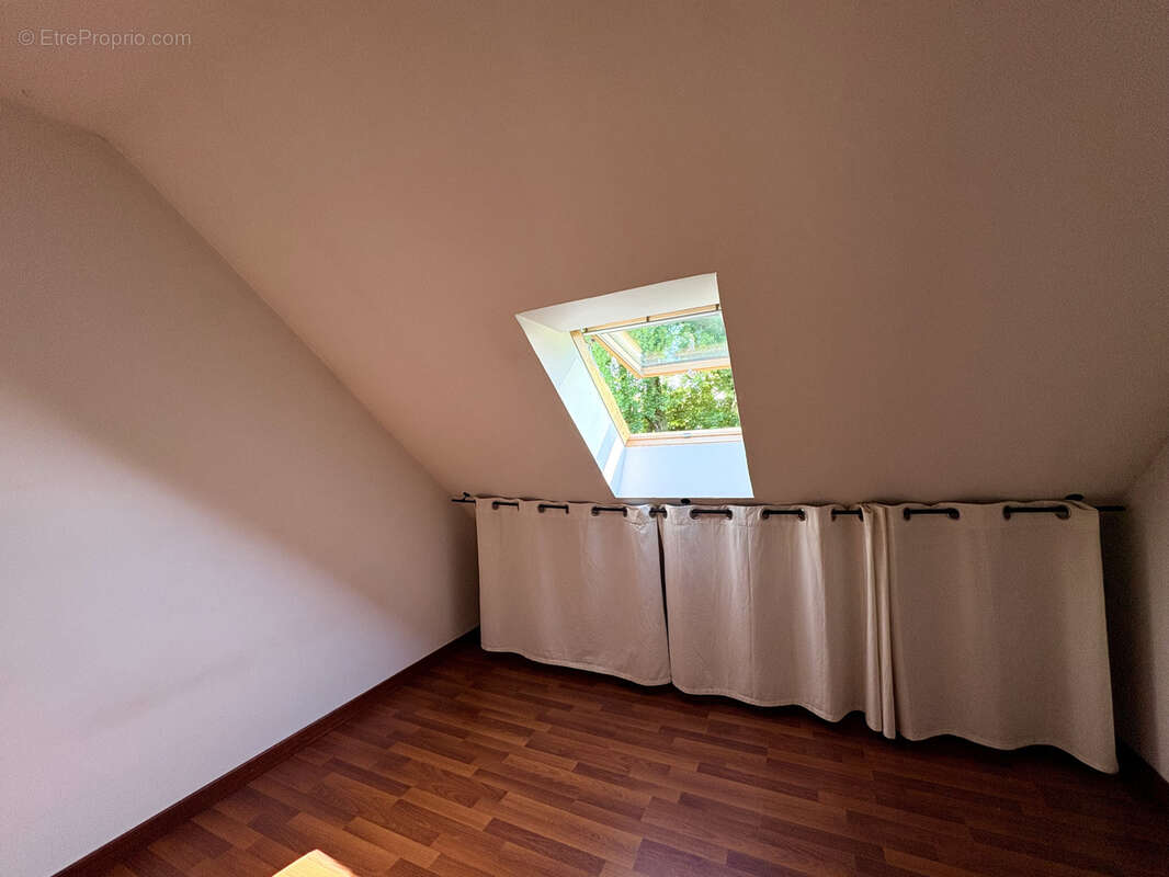 Maison familiale avec grand jardin et fort potentiel à Aoste - photo 14