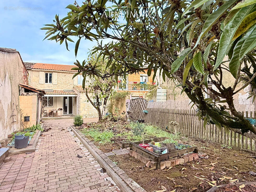 Maison à PORT-SAINTE-FOY-ET-PONCHAPT