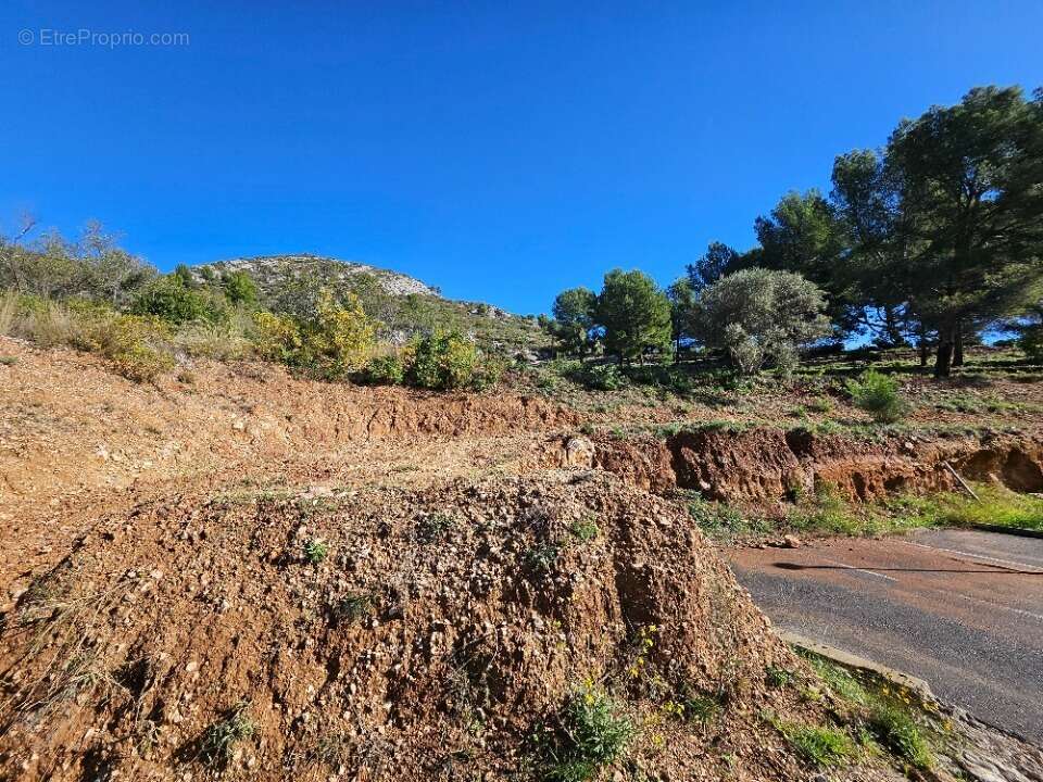 Terrain à ROQUEVAIRE