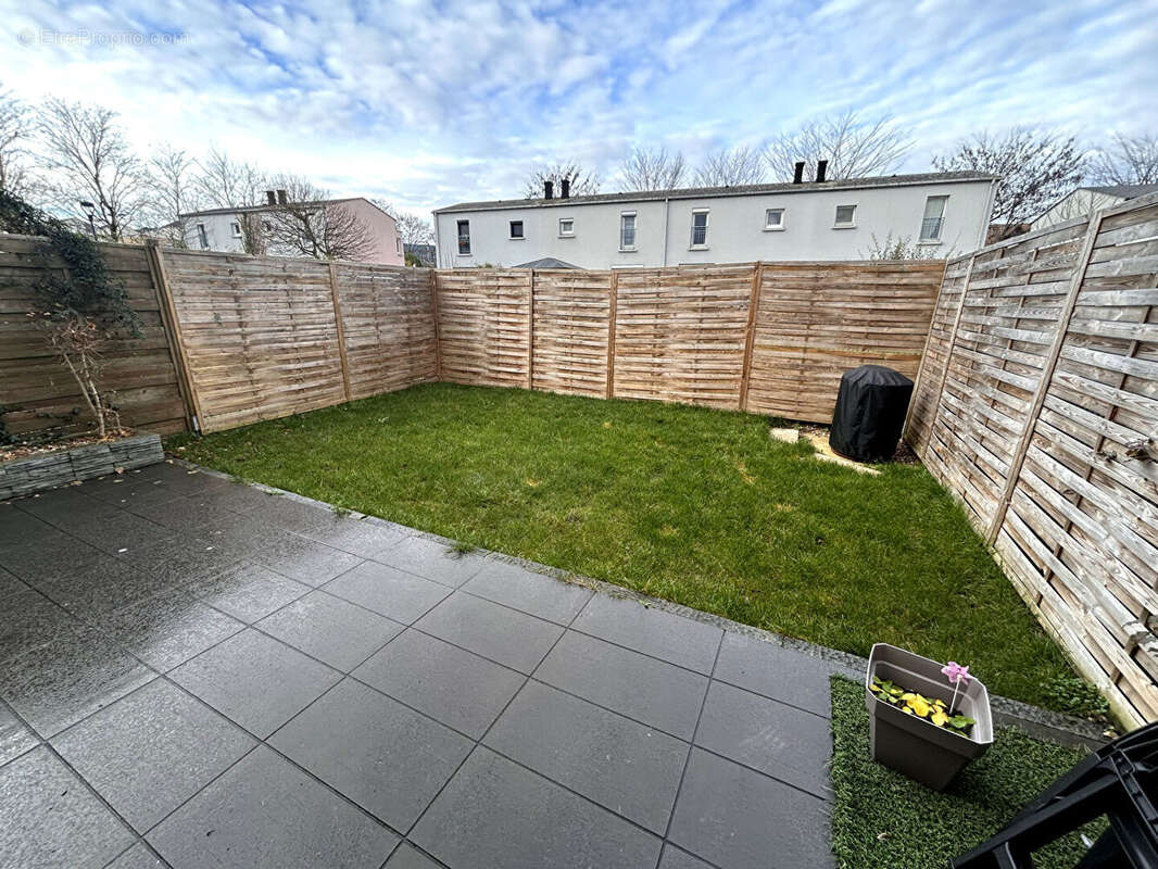 Maison à VAL-DE-REUIL