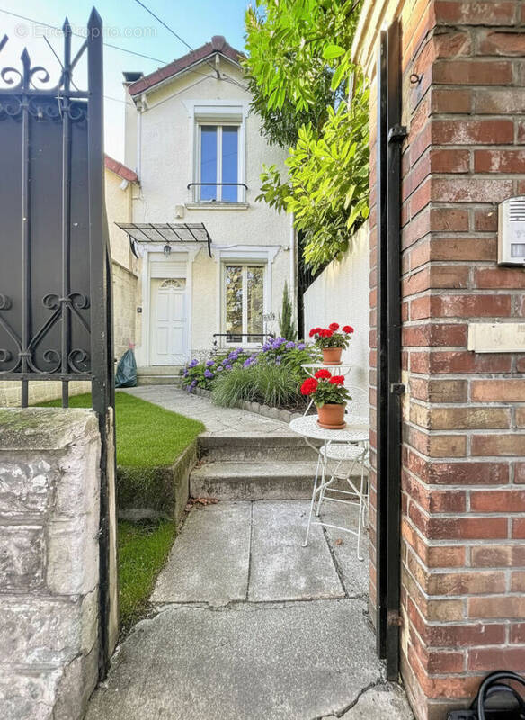 Maison à LIVRY-GARGAN