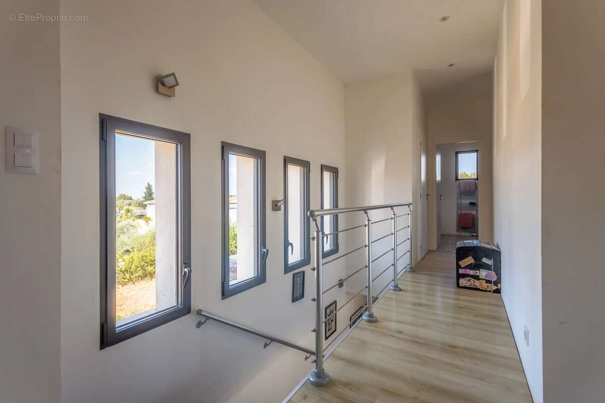 Maison contemporaine avec piscine Campagne Arlésienne - photo 8