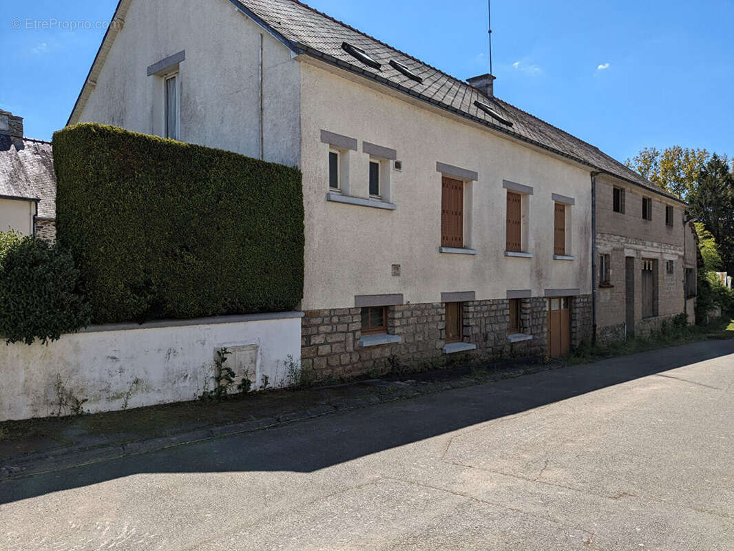 Maison à SAINT-LAURENT-SUR-OUST