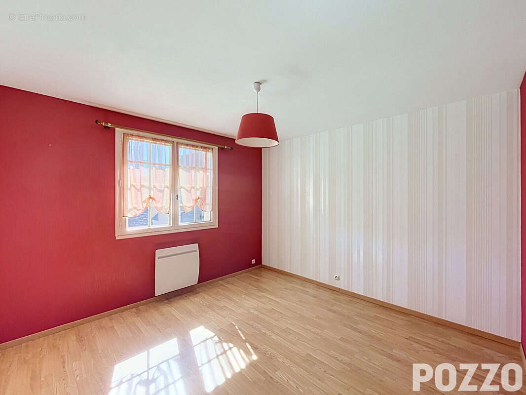 A vendre pavillon de 5 pieces (109 m2) a vire-normandie (14) - photo 8