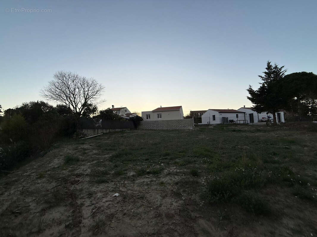 Terrain à PAILHES