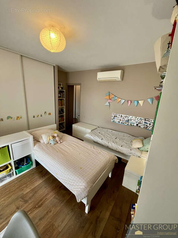 Appartement T3 en dernier étage avec terrasse de 60 m2, garage et environnement privilégié - photo 8
