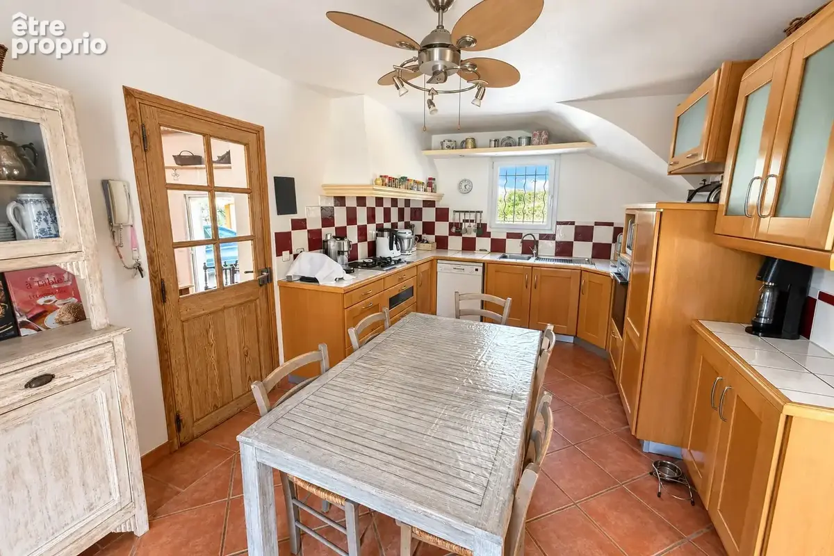 Propriété familiale rénovée avec piscine à Brignoles - photo 7