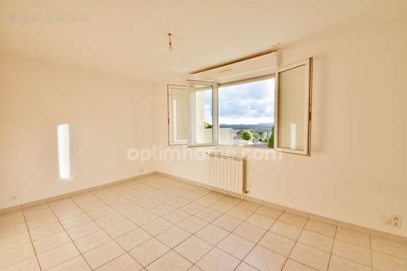 Maison à VAILHAUQUES