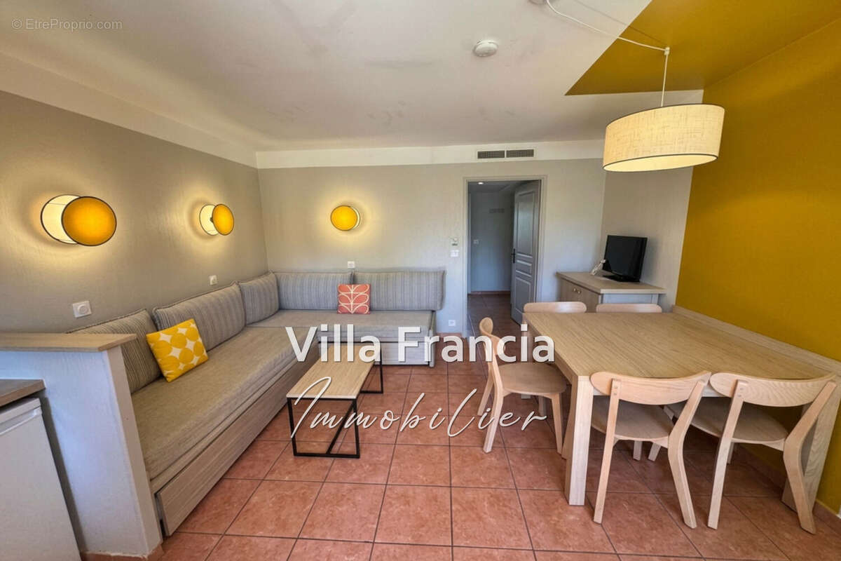 Appartement à MANDELIEU-LA-NAPOULE