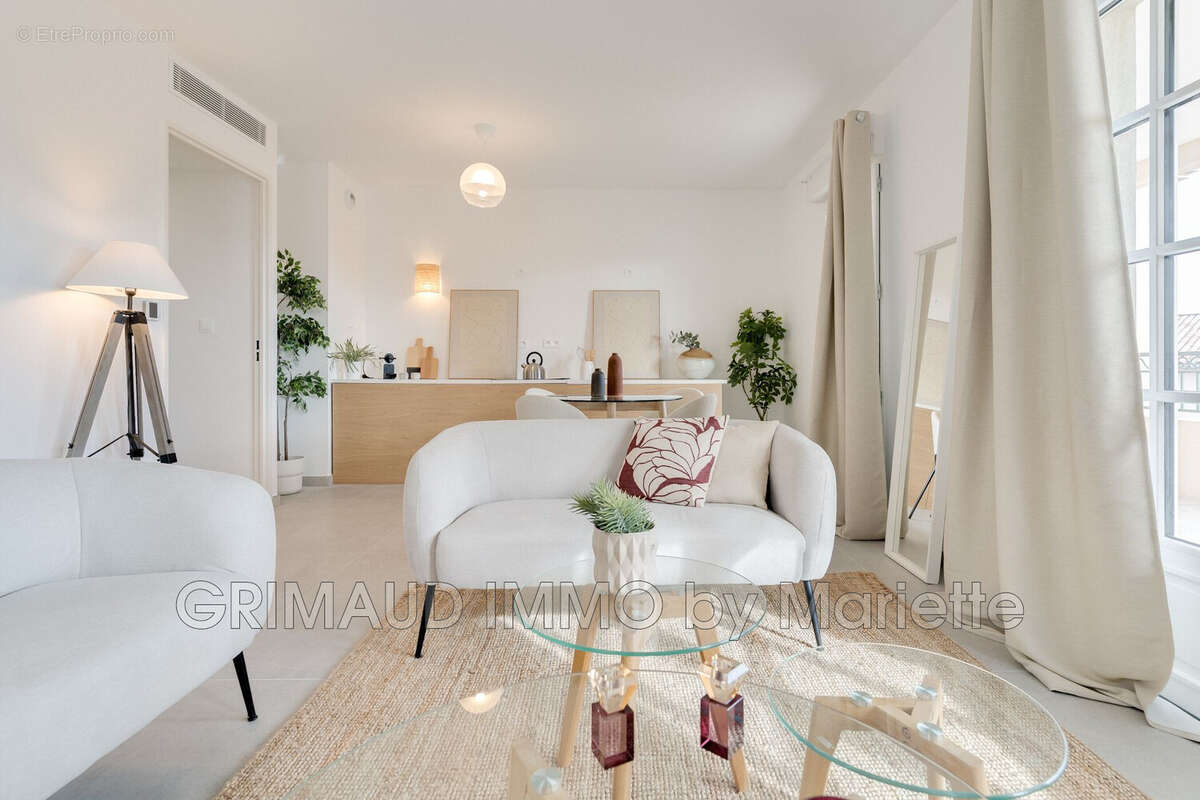Appartement à GRIMAUD