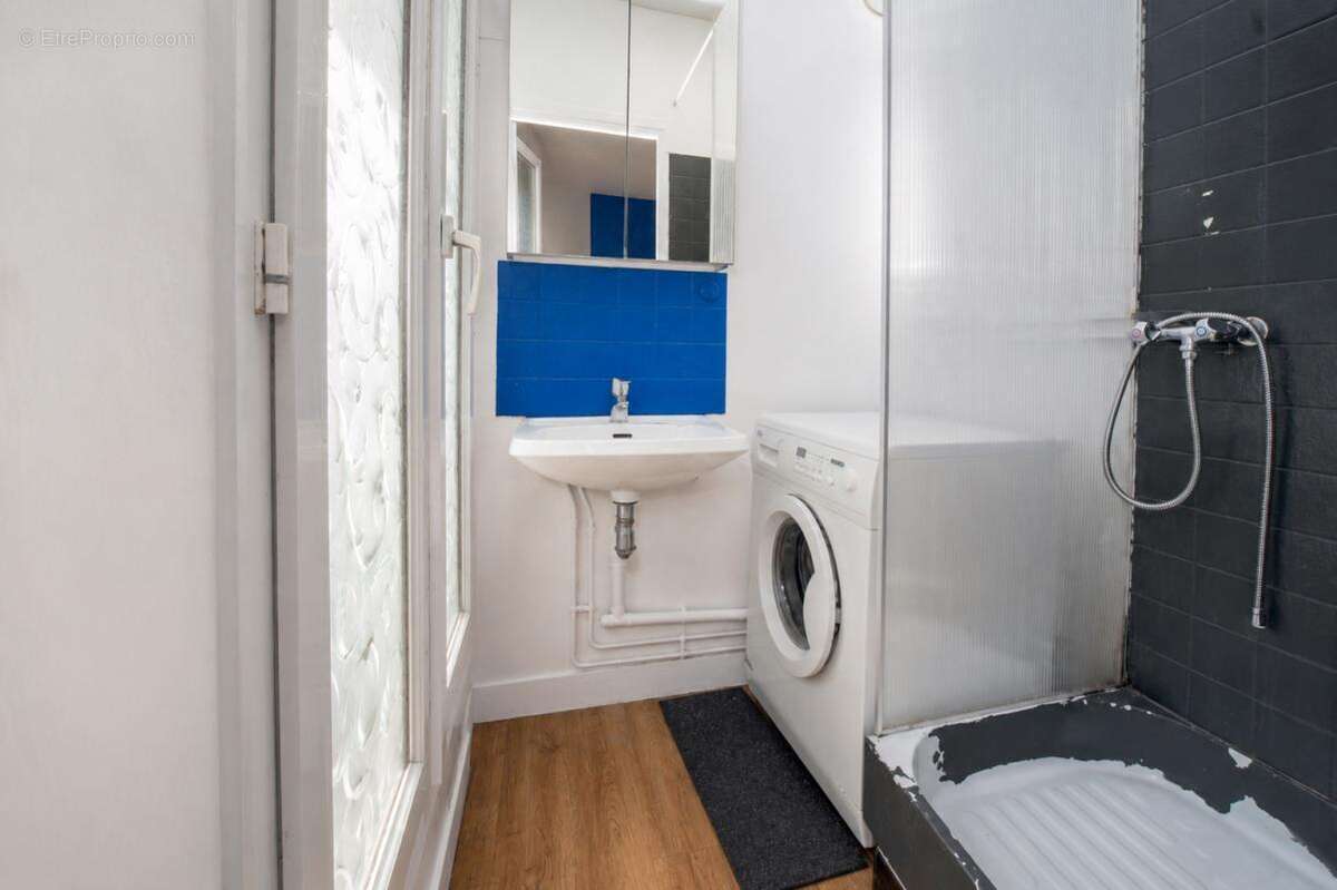 Bois-Colombes - Dernier étage, deux balcons et près de 20 m² de combles - photo 8