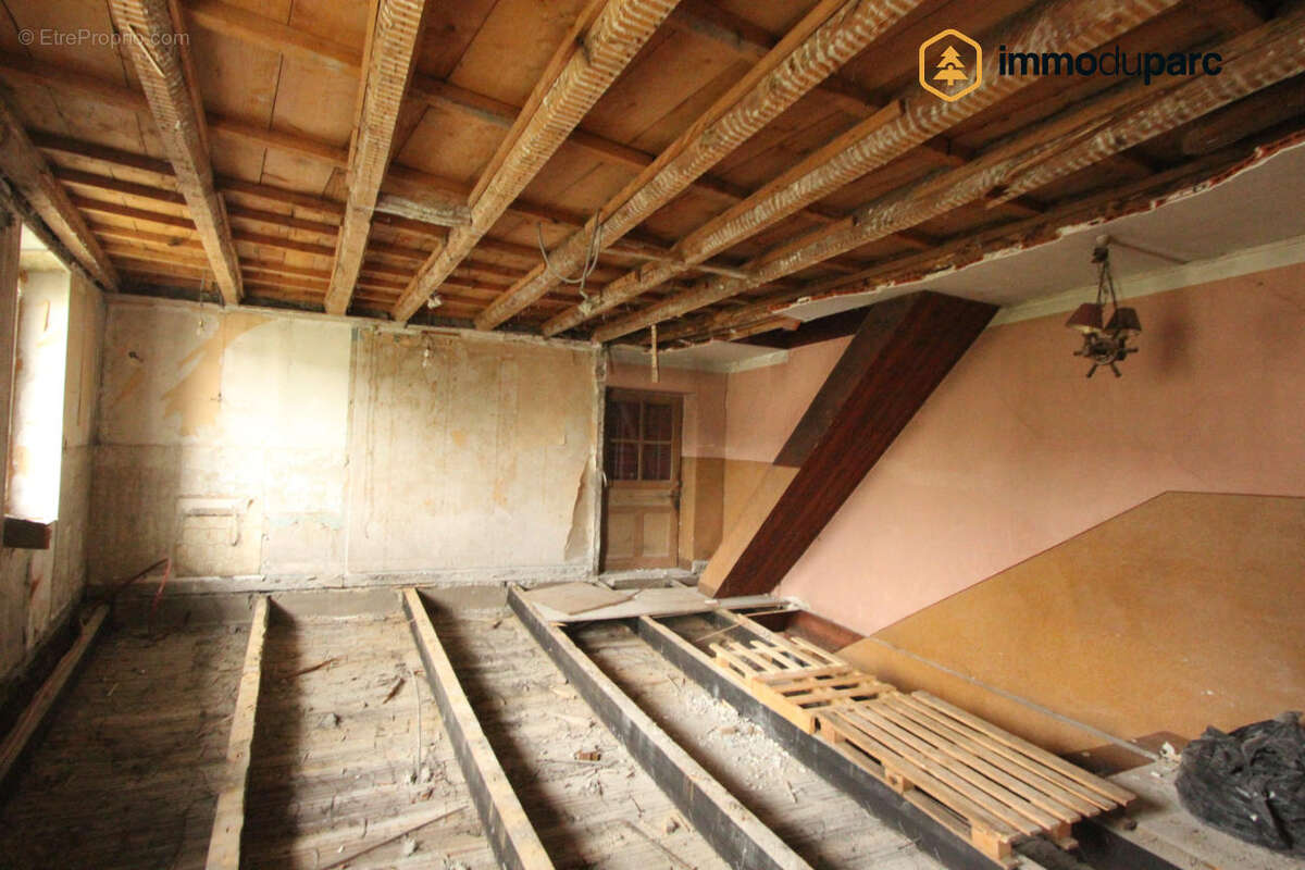 Maison à LESCHERAINES