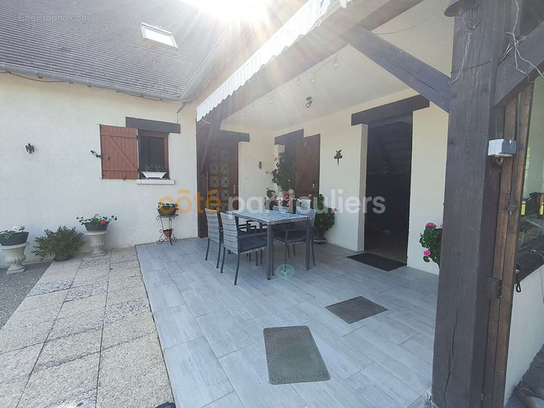 Maison à MEZIDON-CANON