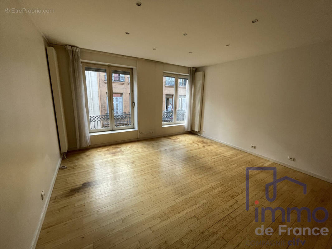 Appartement à SAINT-ETIENNE
