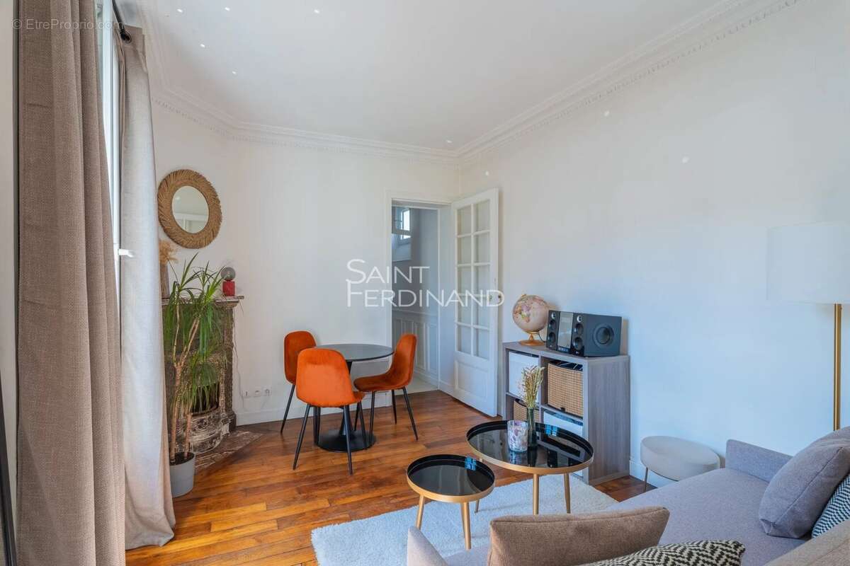 Paris 17ème Batignolles. Legendre. 2 pièces 1 chambre. - photo 2